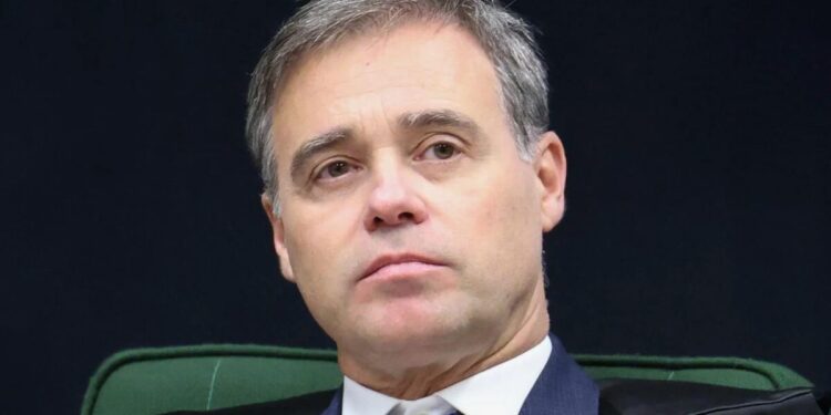 Mendonça diz que Lula e Flávio não precisam da justiça para abrir seus sigilos