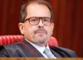 Ministro do TSE proíbe Nunes Marques de suspender canal ‘Exército do Lula’ sem decisão do plenário